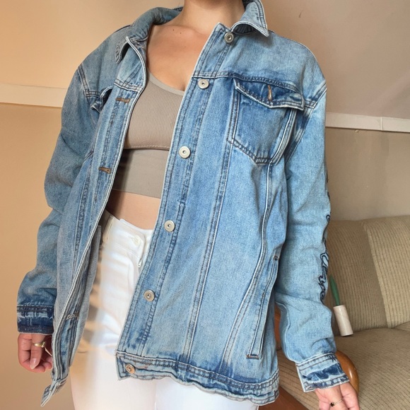 ✨Denim jacket with patchwork detailing✨ - Picture 2 of 5